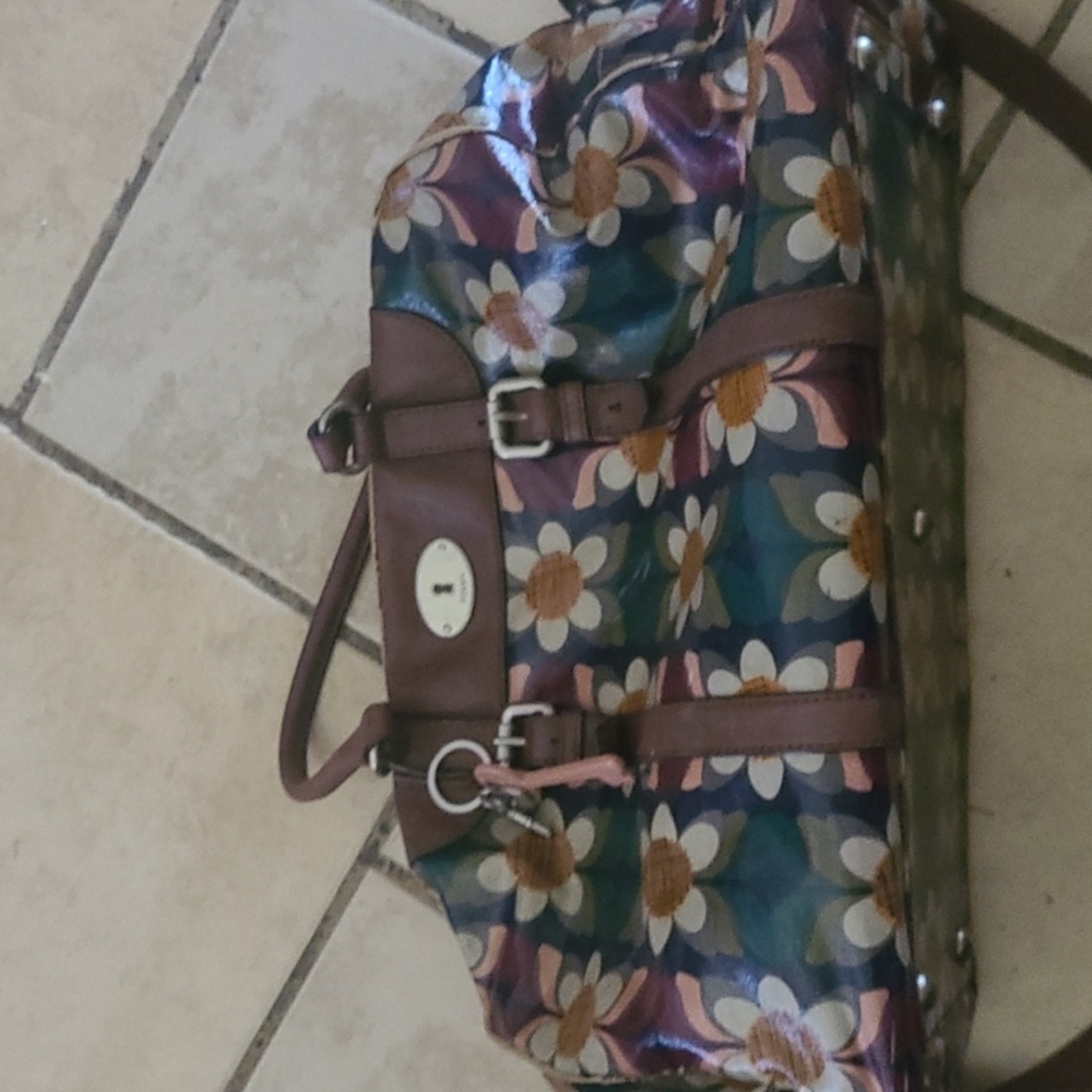 Fossil travel bag